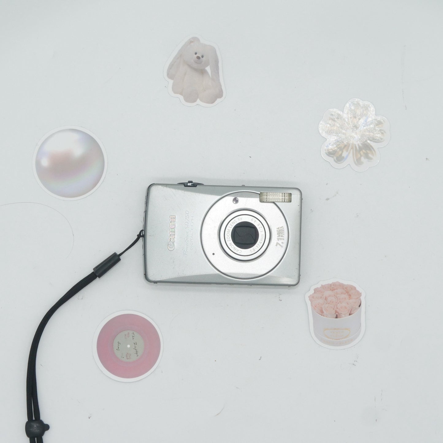 Canon PowerShot SD750 Y2K Digicam Silver