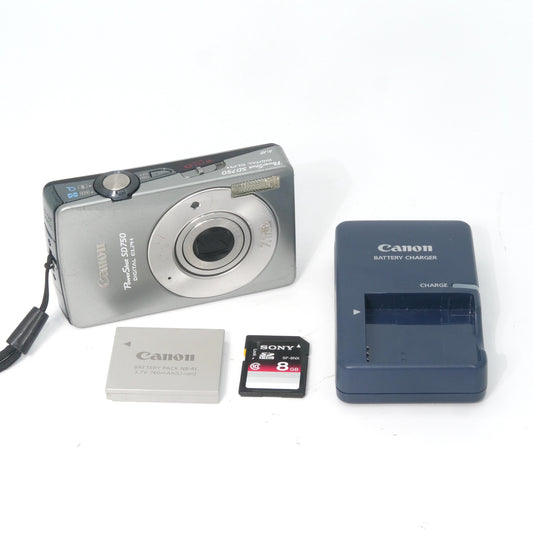 Canon PowerShot SD750 Y2K Digicam Silver