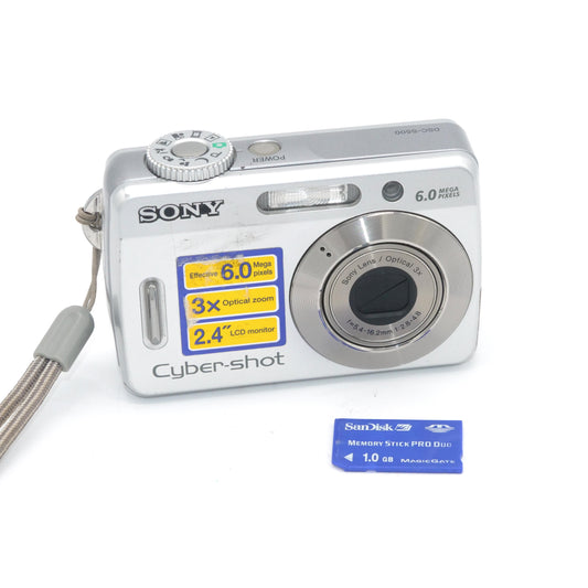 Sony Cyber-shot S500 6MP Y2K Digicam (Silver)